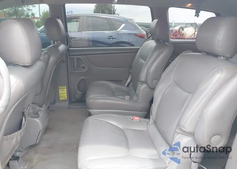 2005 Toyota Sienna Xle z USA, uszkodzony, nr VIN 5TDZA22C15S340205